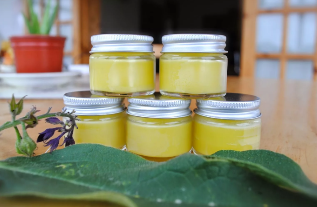 Pamahid mula sa honey at uri ng halaman